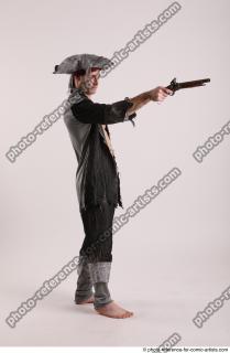 08 2019 01 JACK PIRATE STANDING POSE WITH GUN